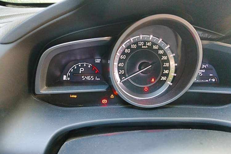 Used Mazda CX-4 2016 2.0L Automatic 2WD Blue Sky Luxury Edition Odometer Close Up