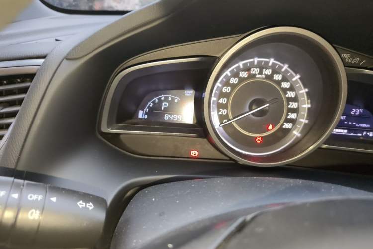 Used Mazda CX-4 2016 2.0L Automatic 2WD Blue Sky Dynamic Edition Odometer Close Up