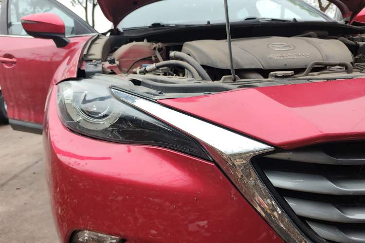 Used Mazda CX-4 2016 2.0L Automatic 2WD Blue Sky Luxury Edition Right Front Headlight
