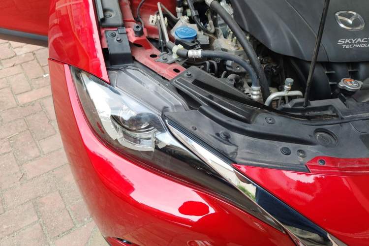 Used Mazda CX-4 2016 2.0L Automatic 2WD Blue Sky Luxury Edition Right Front Headlight