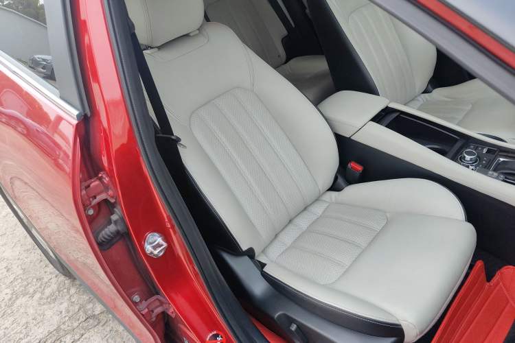 Used Mazda CX-4 2016 2.0L Automatic Two-Wheel Drive Blue Sky Leading Edition Right Front Seat
