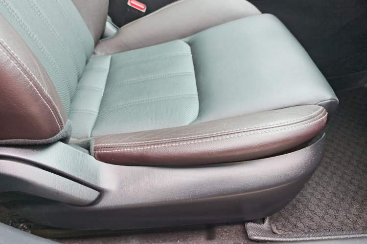 Used Mazda CX-4 2016 2.0L Automatic 2WD Blue Sky Luxury Edition Right Front Seat
