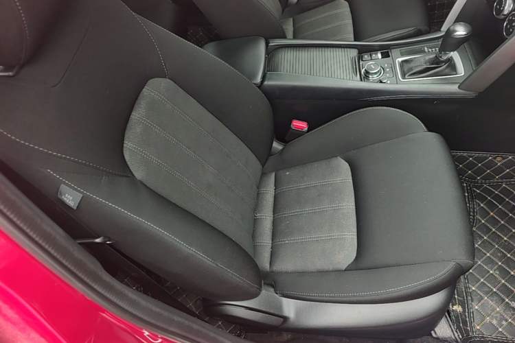 Used Mazda CX-4 2016 2.0L Automatic 2WD Blue Sky Dynamic Edition Right Front Seat