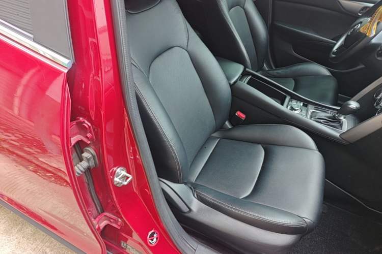 Used Mazda CX-4 2016 2.0L Automatic 2WD Blue Sky Dynamic Edition Right Front Seat
