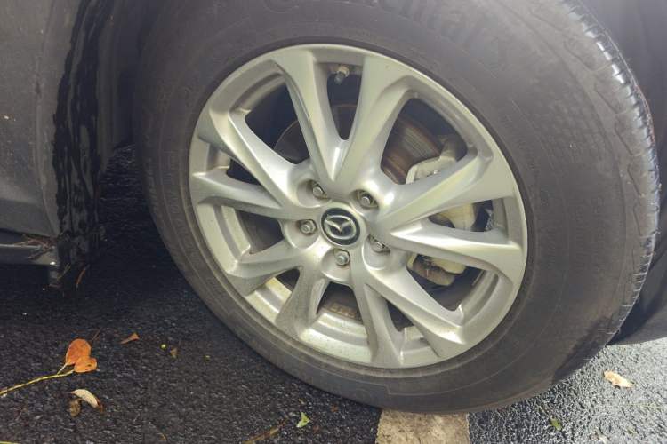 Used Mazda CX-4 2016 2.0L Automatic 2WD Blue Sky Luxury Edition Right Front Wheel Hub