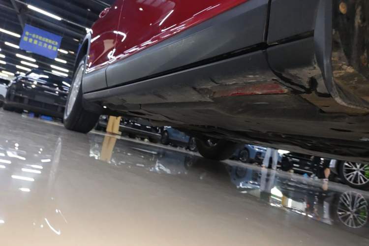 Used Mazda CX-4 2016 2.0L Automatic Two-Wheel Drive Blue Sky Exploration Edition Right Side Sill