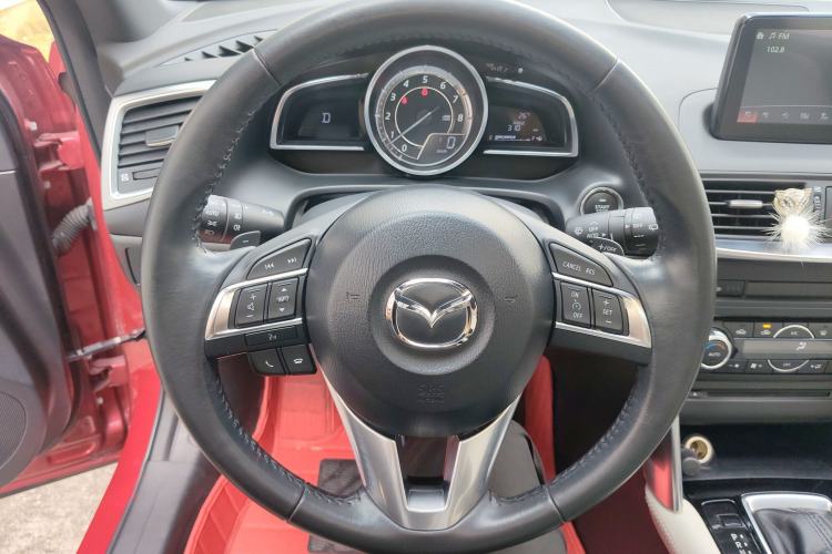 Used Mazda CX-4 2016 2.0L Automatic Two-Wheel Drive Blue Sky Leading Edition Steering Wheel
