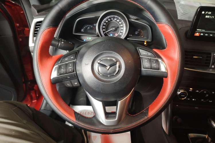Used Mazda CX-4 2016 2.0L Automatic 2WD Blue Sky Luxury Edition Steering Wheel