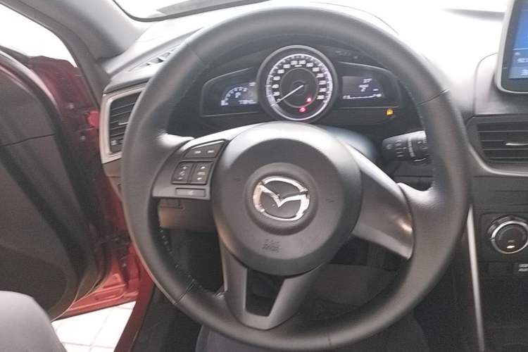 Used Mazda CX-4 2016 2.0L Automatic 2WD Blue Sky Dynamic Edition Steering Wheel