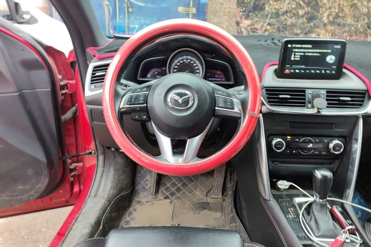 Used Mazda CX-4 2016 2.0L Automatic 2WD Blue Sky Luxury Edition Steering Wheel