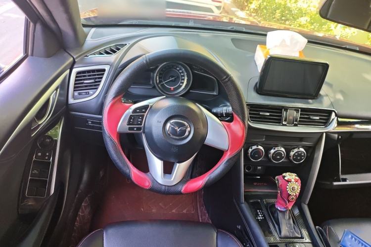 Used Mazda CX-4 2016 2.0L Automatic 2WD Blue Sky Dynamic Edition Steering Wheel