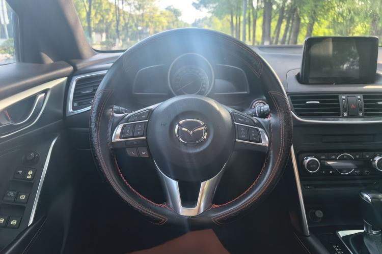 Used Mazda CX-4 2016 2.0L Automatic 2WD Blue Sky Luxury Edition Steering Wheel