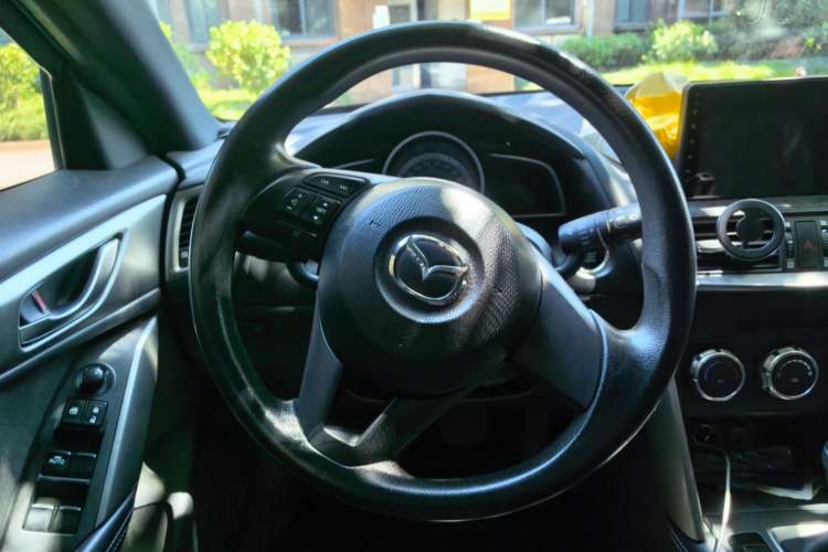 Used Mazda CX-4 2016 2.0L Automatic 2WD Blue Sky Dynamic Edition Steering Wheel