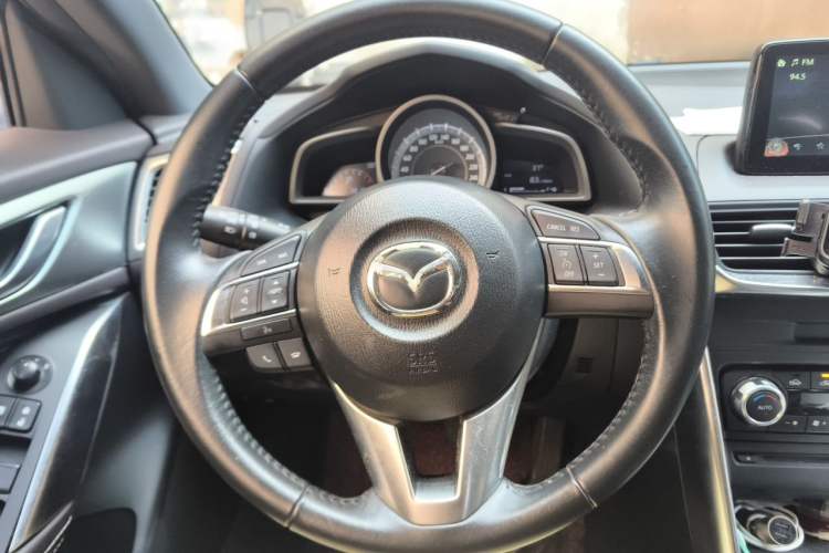 Used Mazda CX-4 2016 2.0L Automatic 2WD Blue Sky Luxury Edition Steering Wheel