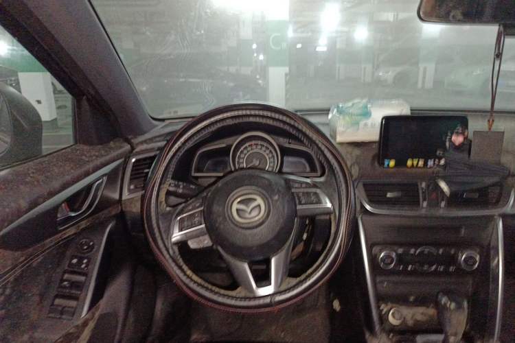 Used Mazda CX-4 2016 2.0L Automatic 2WD Blue Sky Luxury Edition Steering Wheel