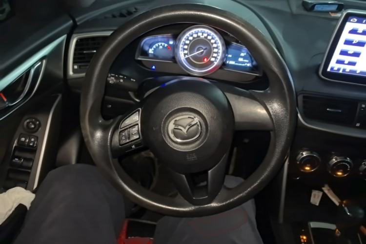 Used Mazda CX-4 2016 2.0L Automatic 2WD Blue Sky Dynamic Edition Steering Wheel