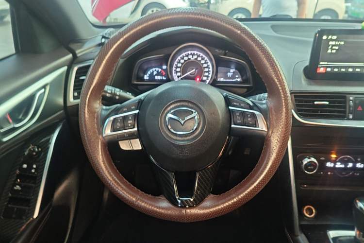 Used Mazda CX-4 2016 2.0L Automatic 2WD Blue Sky Luxury Edition Steering Wheel