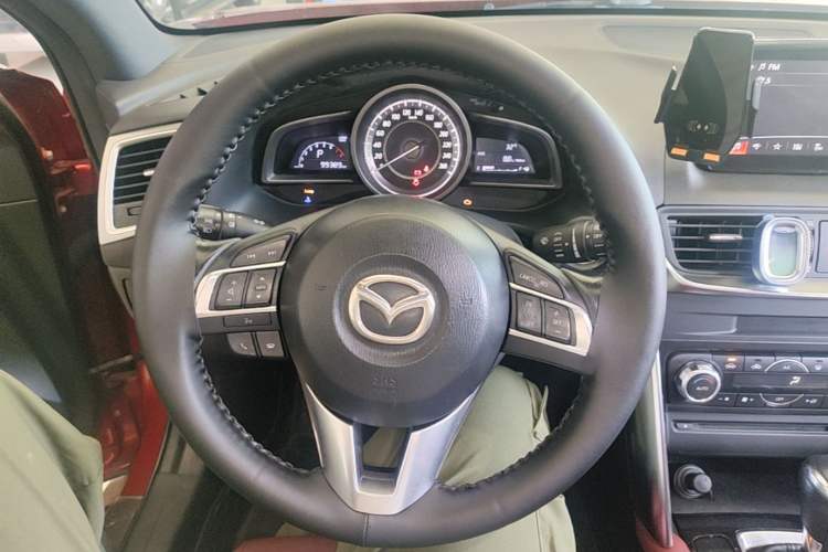 Used Mazda CX-4 2016 2.0L Automatic 2WD Blue Sky Luxury Edition Steering Wheel