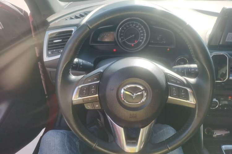 Used Mazda CX-4 2016 2.0L Automatic 2WD Blue Sky Luxury Edition Steering Wheel