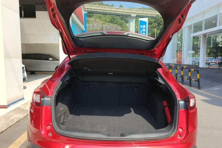 Used Mazda CX-4 2016 2.0L Automatic 2WD Blue Sky Dynamic Edition Trunk