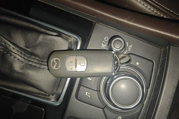 Used Mazda CX-4 2016 2.0L Automatic 2WD Blue Sky Luxury Edition Vehicle Key