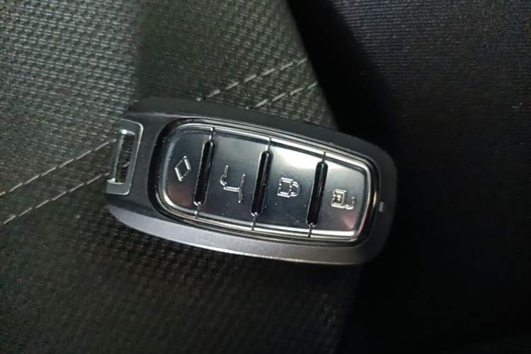 Used Mazda CX-4 2016 2.0L Automatic Two-Wheel Drive Blue Sky Exploration Edition Vehicle Key