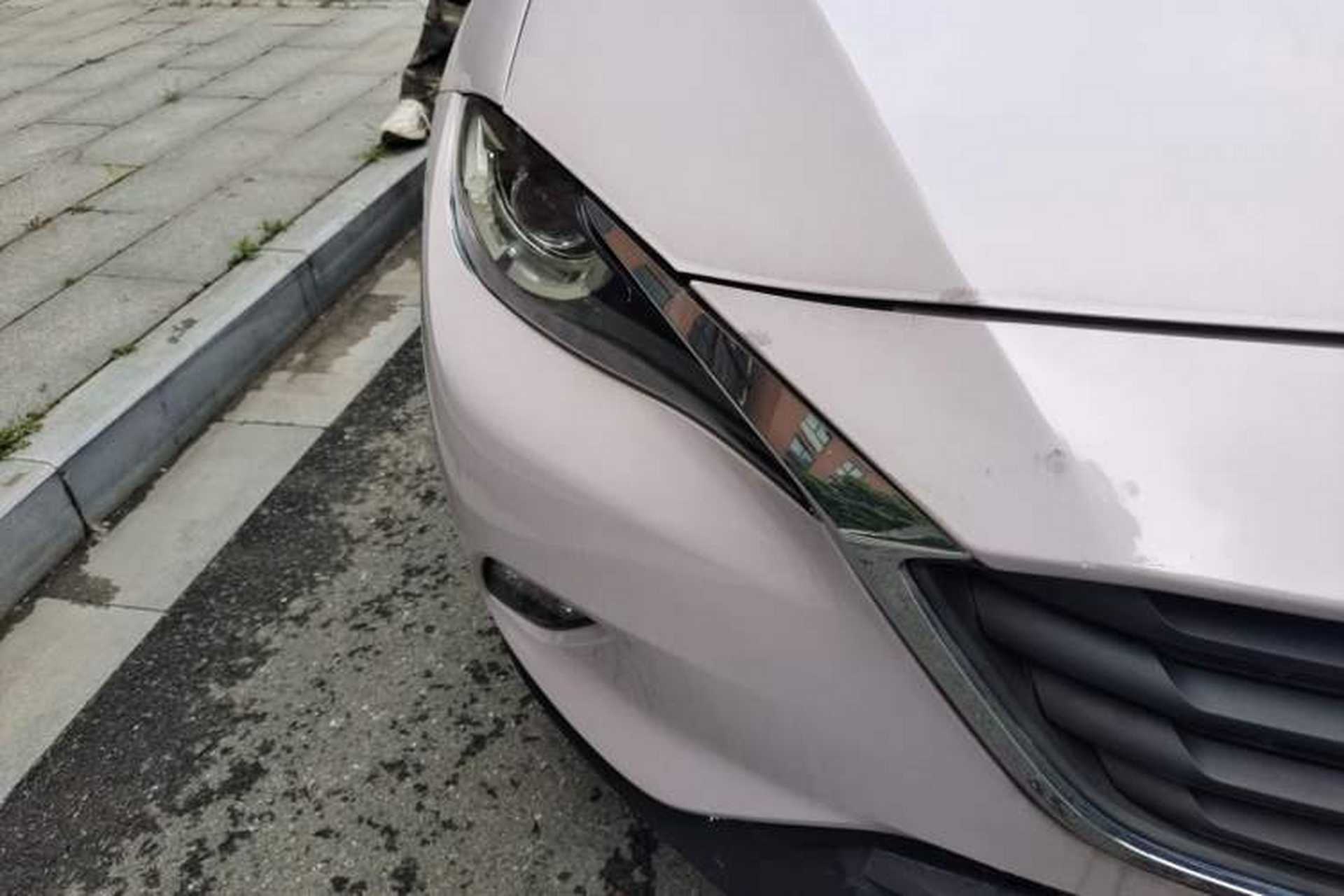 Used Mazda CX-4 2016 2.0L Automatic 2WD Blue Sky Dynamic Edition Right Front Headlight