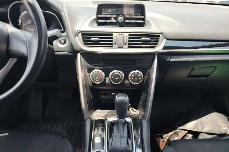 Used Mazda CX-4 2016 2.0L Automatic 2WD Blue Sky Dynamic Edition Audio And AC Panel