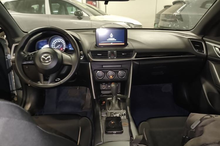 Used Mazda CX-4 2016 2.0L Automatic 2WD Blue Sky Dynamic Edition Center Console