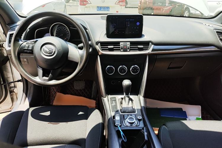 Used Mazda CX-4 2016 2.0L Automatic 2WD Blue Sky Dynamic Edition Center Console