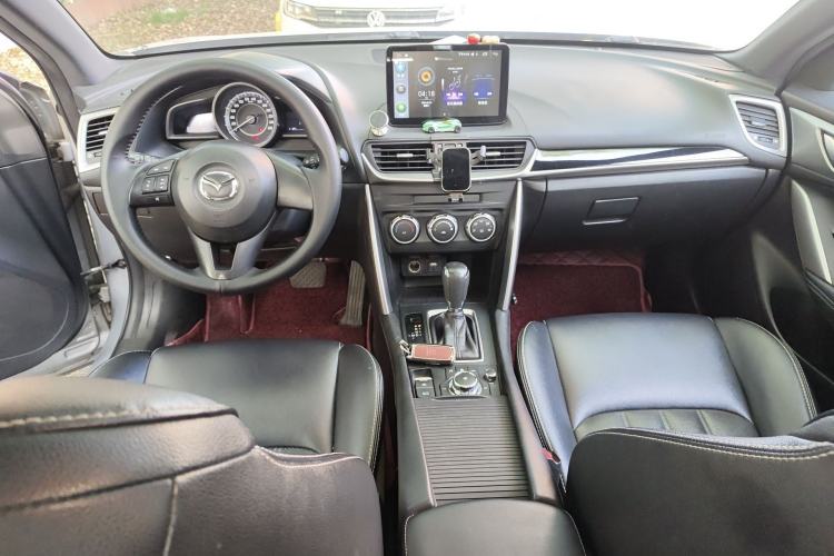 Used Mazda CX-4 2016 2.0L Automatic 2WD Blue Sky Dynamic Leather Edition Center Console
