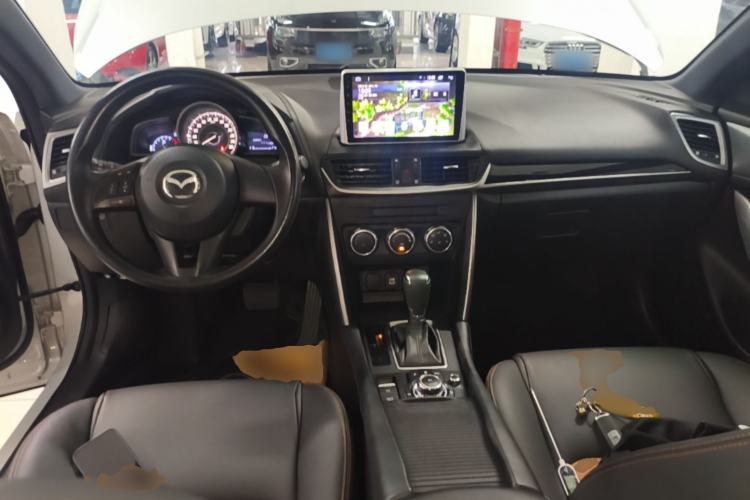 Used Mazda CX-4 2016 2.0L Automatic 2WD Blue Sky Dynamic Edition Center Console