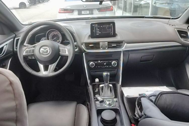 Used Mazda CX-4 2016 2.0L Automatic 2WD Blue Sky Luxury Edition Center Console