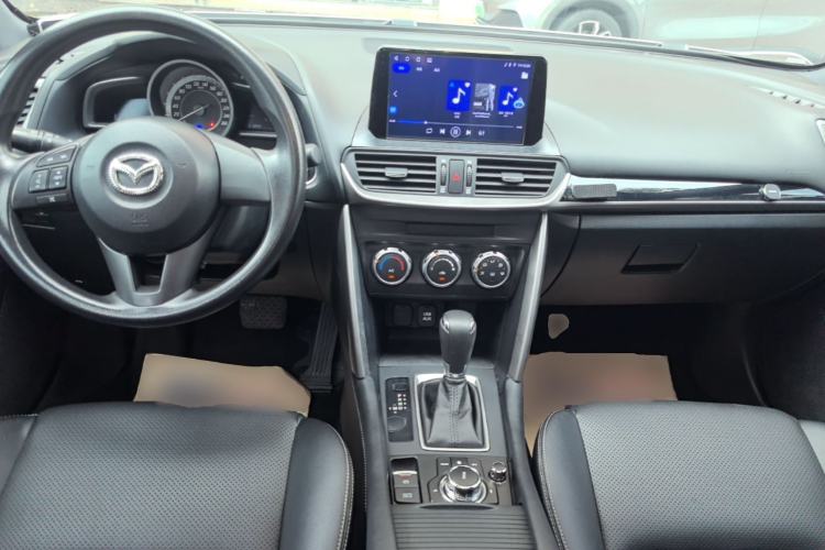 Used Mazda CX-4 2016 2.0L Automatic 2WD Blue Sky Dynamic Edition Center Console