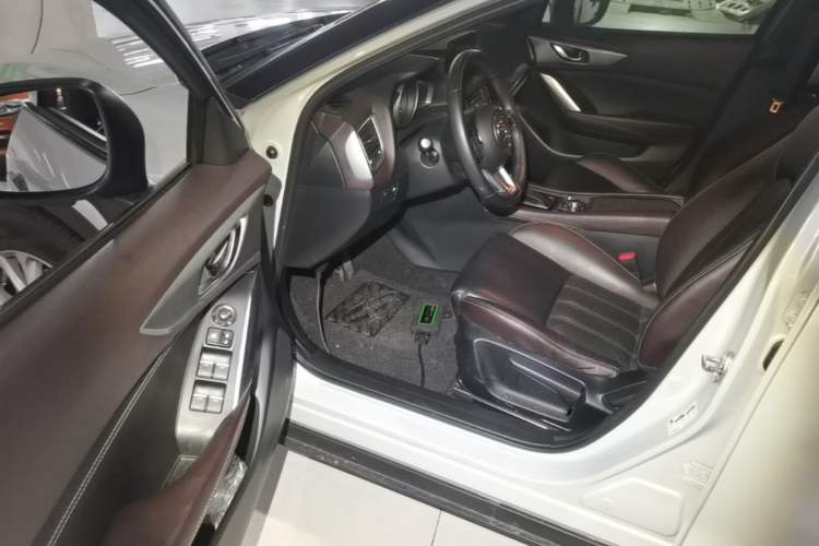 Used Mazda CX-4 2016 2.0L Automatic 2WD Blue Sky Luxury Edition Driver Seat