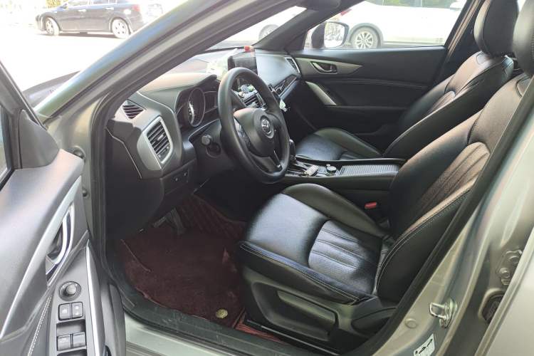 Used Mazda CX-4 2016 2.0L Automatic 2WD Blue Sky Dynamic Leather Edition Driver Seat