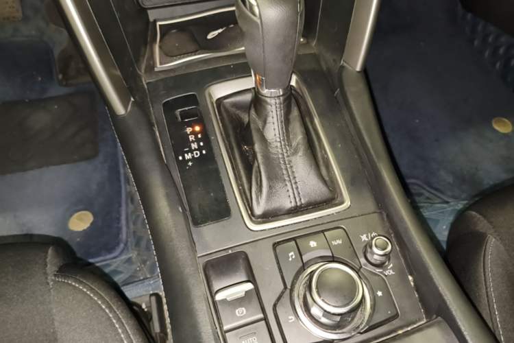 Used Mazda CX-4 2016 2.0L Automatic 2WD Blue Sky Dynamic Edition Gear Lever