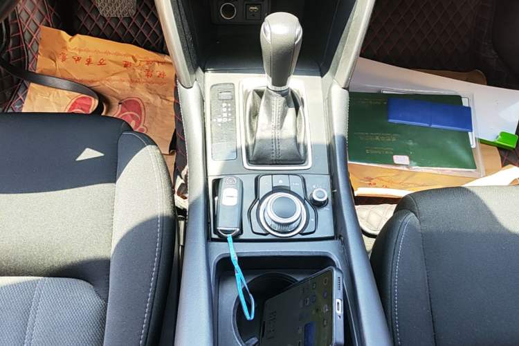 Used Mazda CX-4 2016 2.0L Automatic 2WD Blue Sky Dynamic Edition Gear Lever