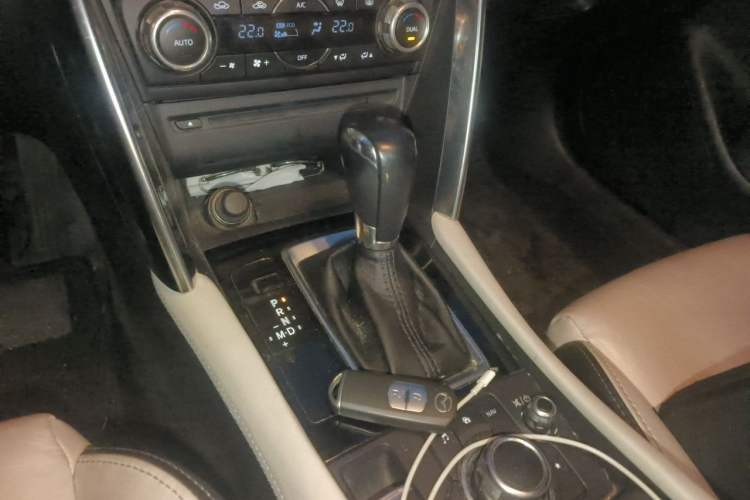 Used Mazda CX-4 2016 2.5L Automatic 4x4 Bluetide Fearless Edition Gear Lever