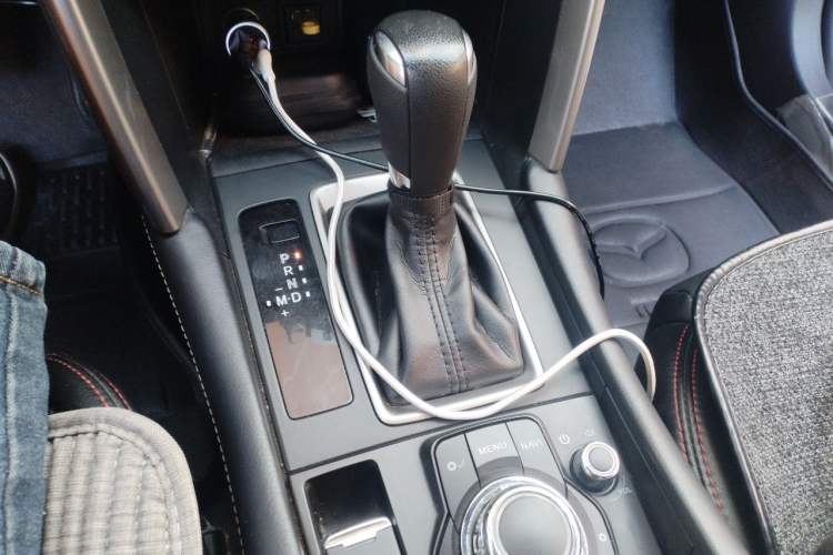 Used Mazda CX-4 2016 2.0L Automatic 2WD Blue Sky Dynamic Edition Gear Lever