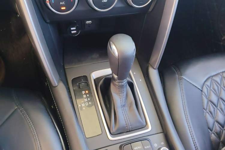Used Mazda CX-4 2016 2.0L Automatic 2WD Blue Sky Dynamic Edition Gear Lever