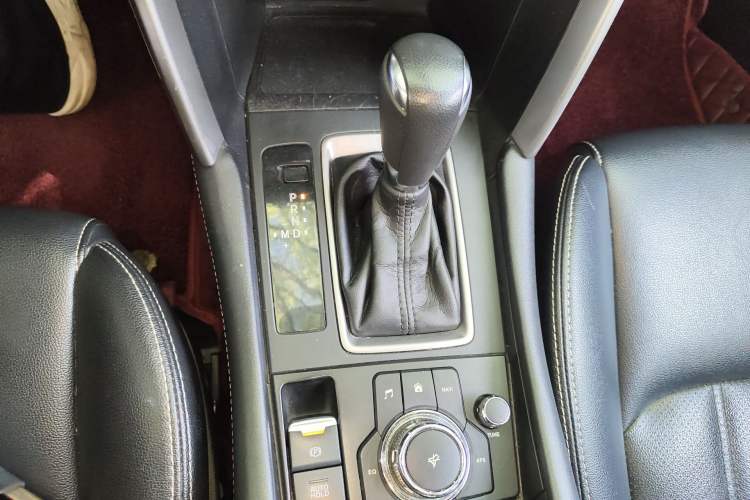 Used Mazda CX-4 2016 2.0L Automatic 2WD Blue Sky Dynamic Leather Edition Gear Lever
