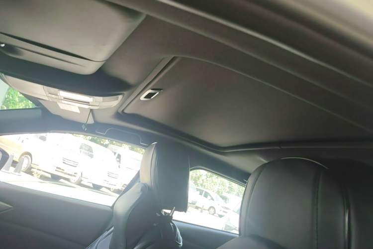 Used Mazda CX-4 2016 2.0L Automatic 2WD Blue Sky Dynamic Edition Headliner