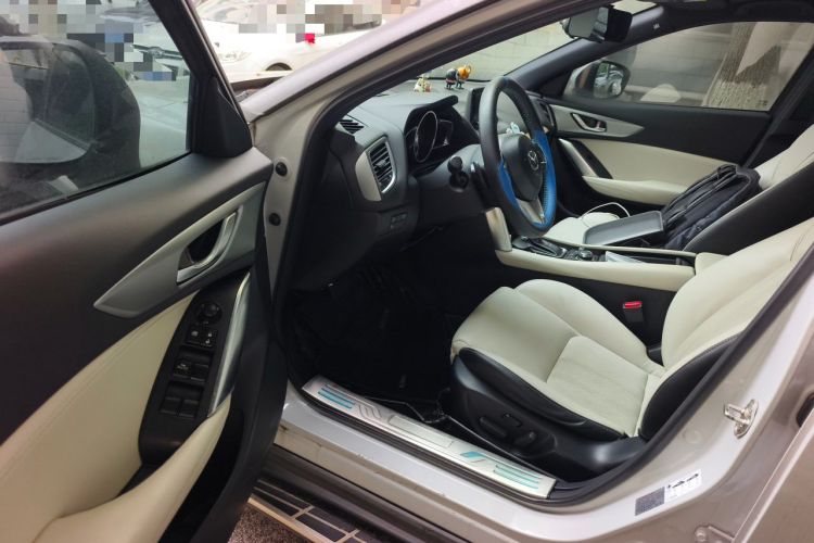 Used Mazda CX-4 2016 2.5L Automatic 4x4 Bluetide Fearless Edition Interior 3