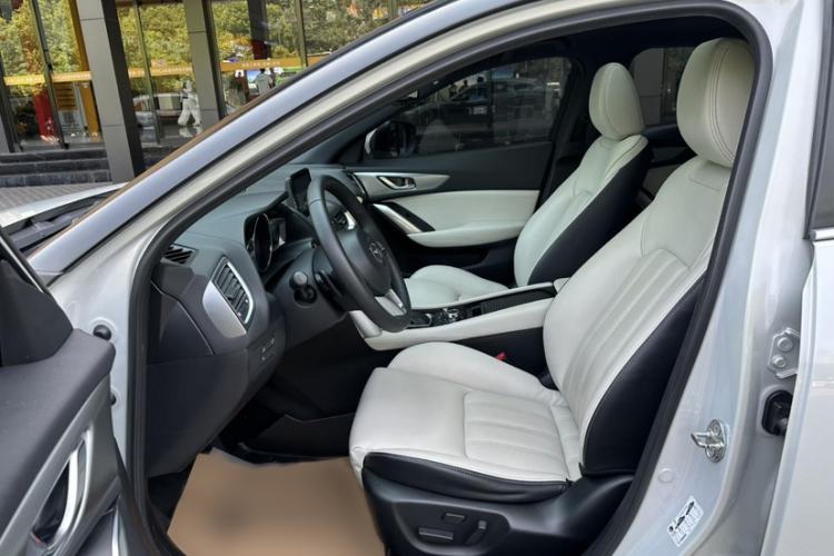 Used Mazda CX-4 2016 2.5L Automatic 4x4 Bluetide Fearless Edition Interior 3