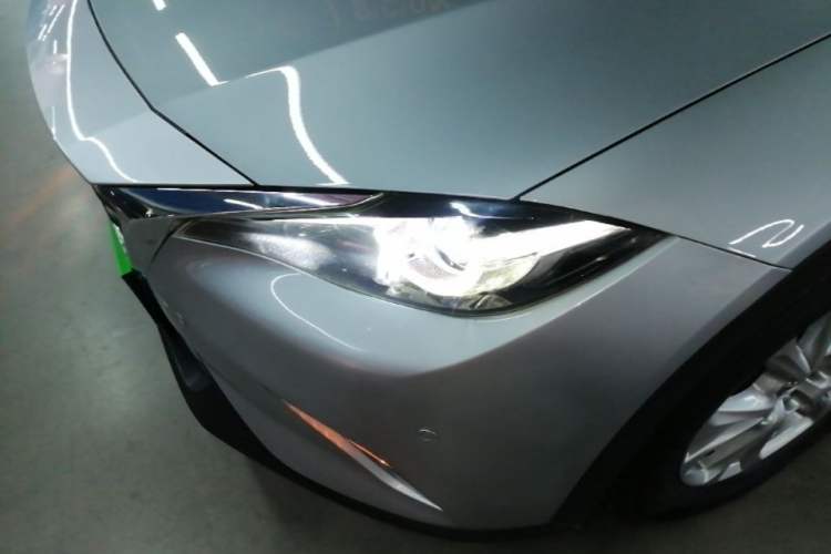 Used Mazda CX-4 2016 2.0L Automatic 2WD Blue Sky Dynamic Leather Edition Left Front Headlight