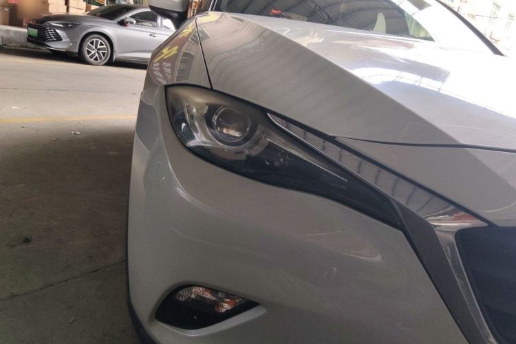 Used Mazda CX-4 2016 2.0L Automatic 2WD Blue Sky Dynamic Edition Right Front Headlight