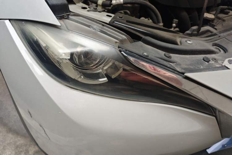 Used Mazda CX-4 2016 2.0L Automatic 2WD Blue Sky Dynamic Edition Right Front Headlight