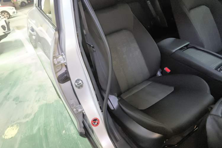 Used Mazda CX-4 2016 2.0L Automatic 2WD Blue Sky Dynamic Edition Right Front Seat