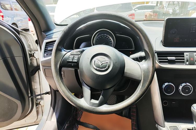Used Mazda CX-4 2016 2.0L Automatic 2WD Blue Sky Dynamic Edition Steering Wheel